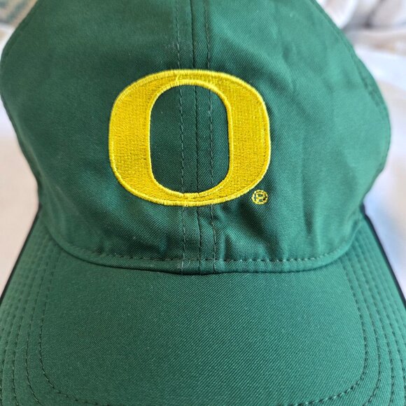 University or Oregon Running Hat - Picture 2 of 9